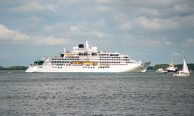 Crystal Cruises 2021-delivered CRYSTAL ENDEAVOR © MV Werften