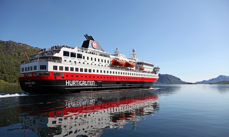 RICHARD WITH becomes hybrid © Hurtigruten