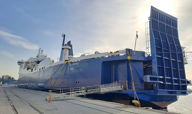 SEA ANATOLIA after being fitted with her new, large capacity, stern ramp in Yalova. © Sea Lines SEA ANATOLIA after being fitted with her new, large capacity, stern ramp in Yalova. © Sea Lines