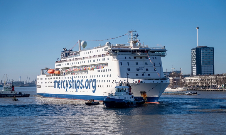 GLOBAL MERCY arriving in Rotterdam © Mercy Ships