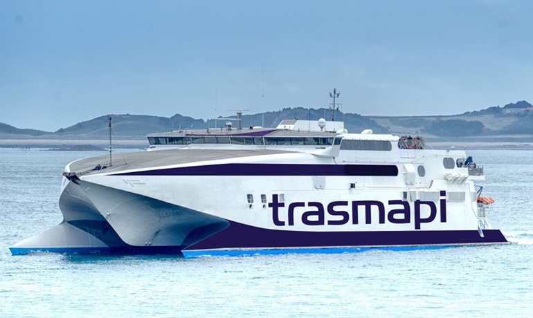 The 40-knot CONDOR RAPIDE left Poole for Spain on 7 July. © Trasmapi The 40-knot CONDOR RAPIDE left Poole for Spain on 7 July. © Trasmapi