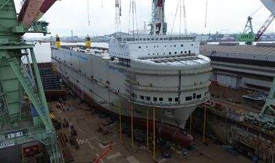 The first ship in the new G9e class is about to be floated out © Hyundai Mipo