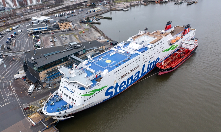 stena-germanica-first-non-tanker-vessel-in-the-world-to-be-ship-to-ship