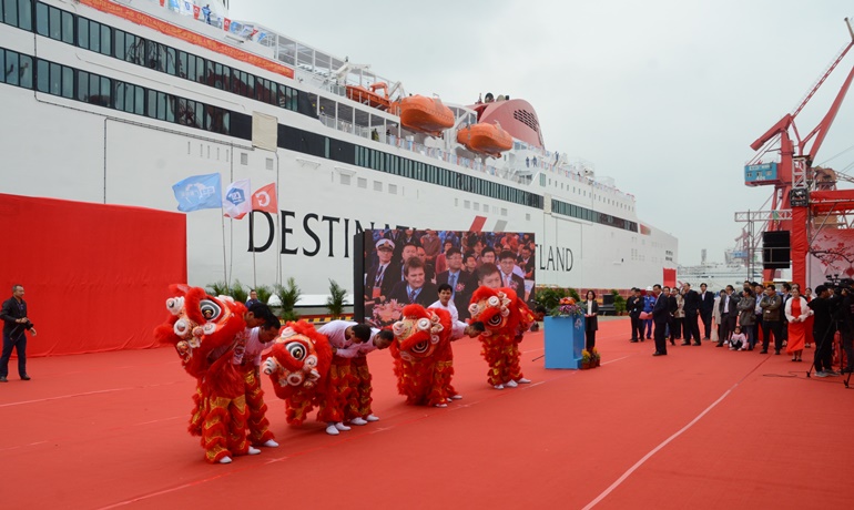 Lion dance © Philippe Holthof