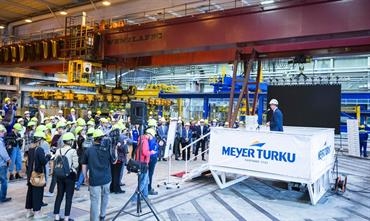 Meyer Turku's new panel line was used for COSTA TOSCANA's first steel cutting © Meyer Turku